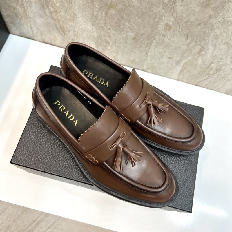 Pra*a leather shoes